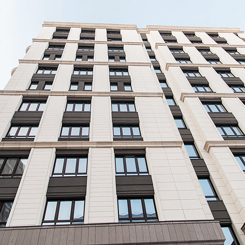 Акционеры Kraft Foods проголосовали за новое название — Mondelēz International. Частью концерна был предвестник современной JDE.